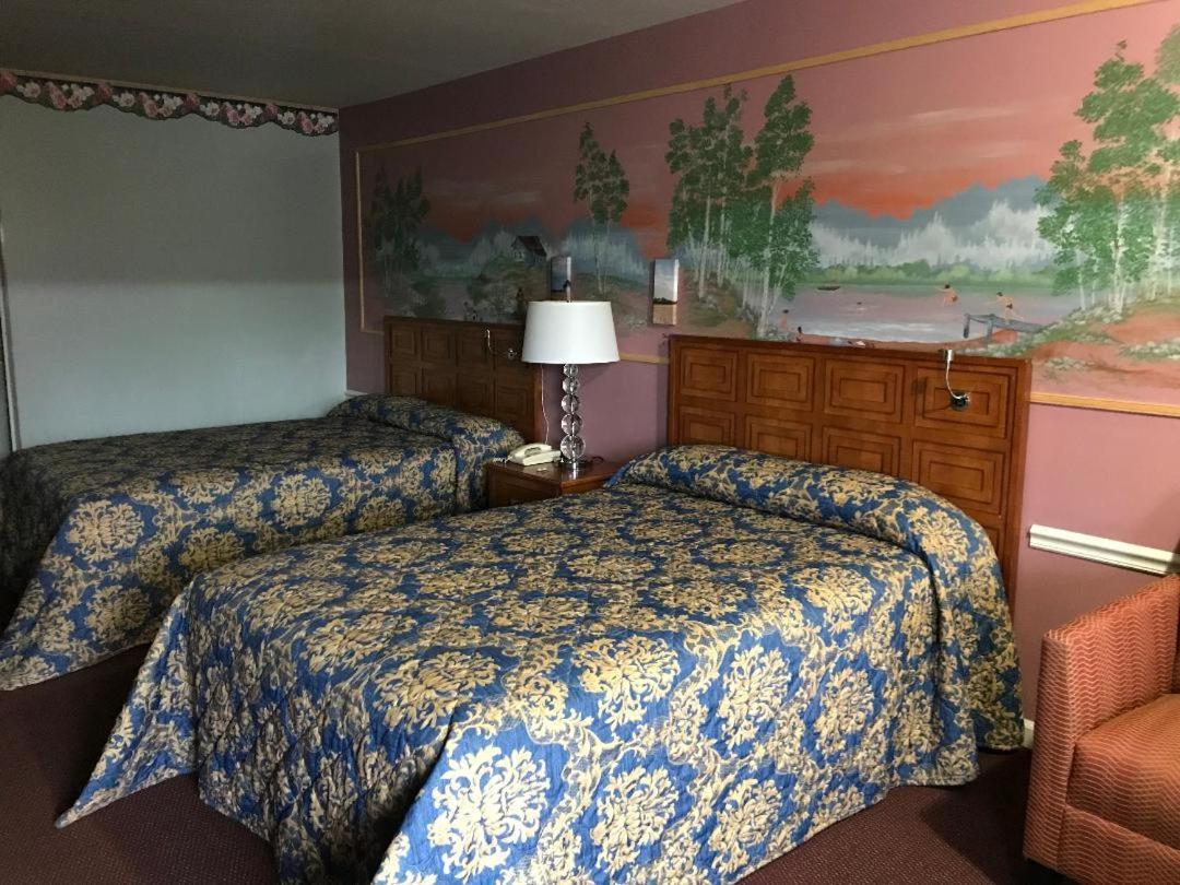 Village Inn Lovingston Buitenkant foto
